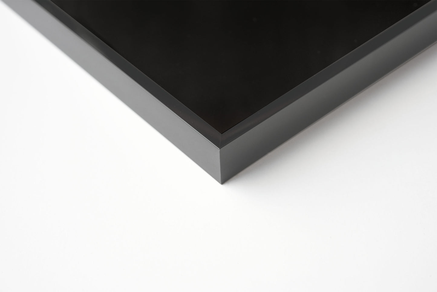 Nielsen Aluminium frame in a range of finishes - A3