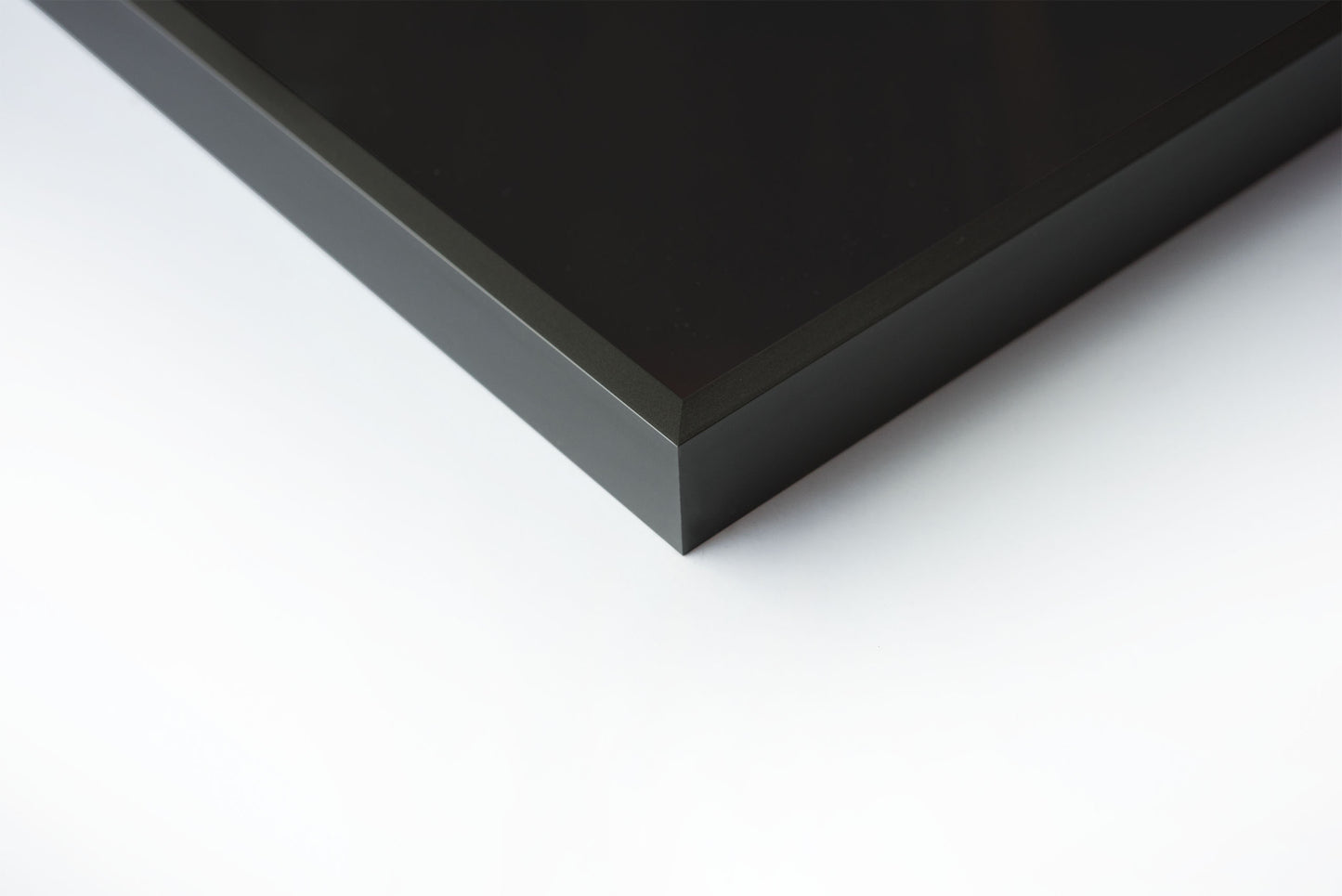 Nielsen Aluminium frame in a range of finishes - A3