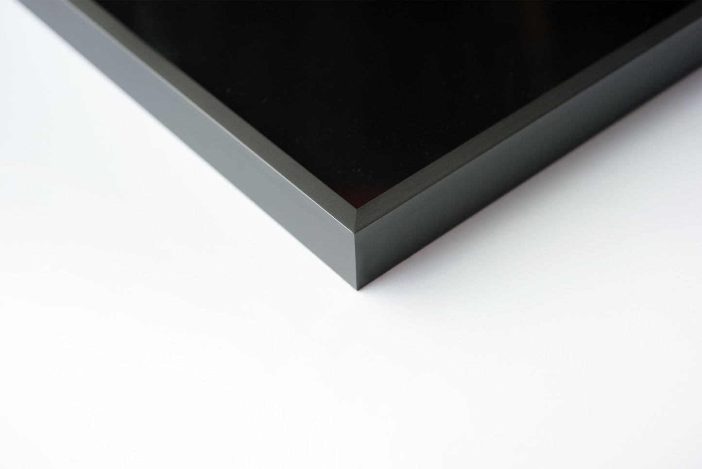 Nielsen Aluminium frame in a range of finishes - 40 x 40cm